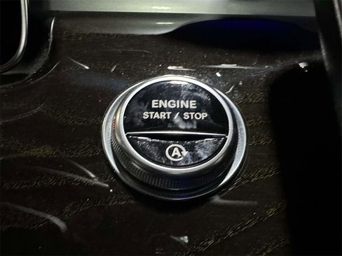 Used 2022 Mercedes-Benz C 300 4MATIC Sedan image 29