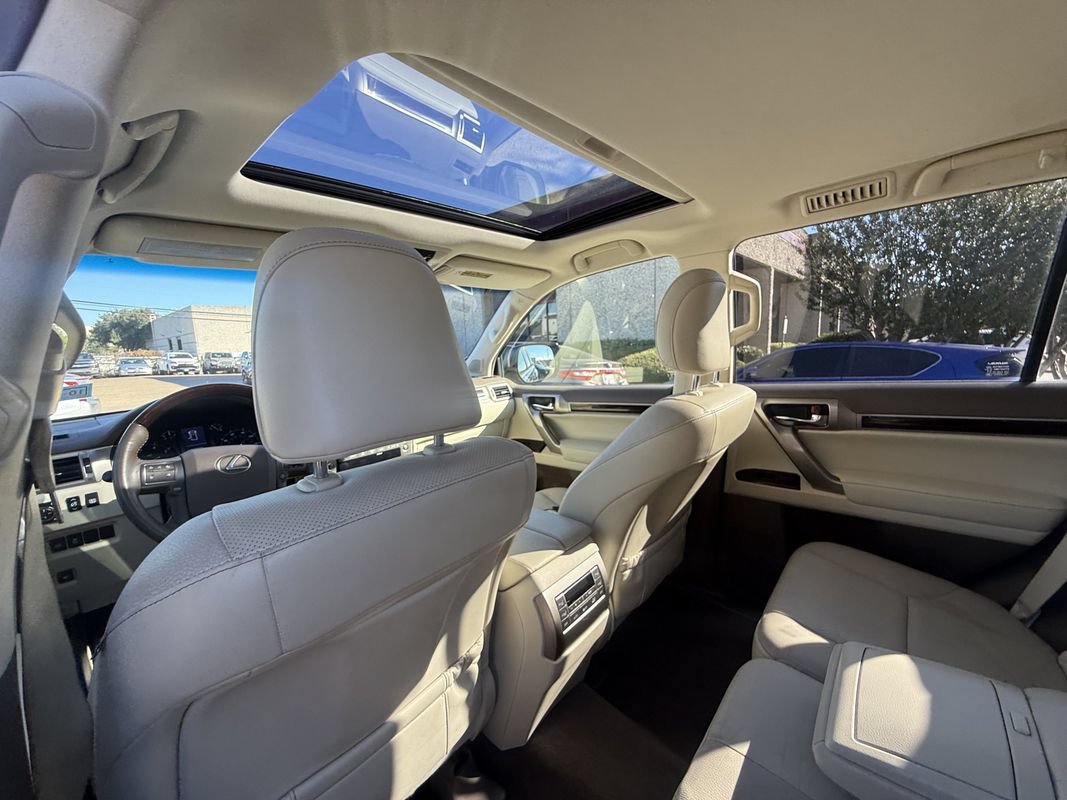 Used 2014 Lexus GX 460 w/ Premium Package AWD/4WD image 18