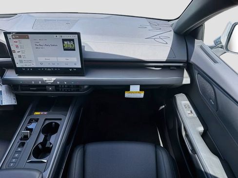 New 2026 Lexus ES 350h AWD w/ Cold Area Package image 17