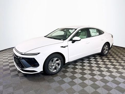 New 2025 Hyundai Sonata SE image 2