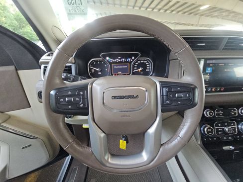 Used 2021 GMC Yukon Denali w/ Denali Premium Package AWD/4WD image 8