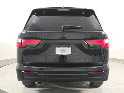 Used 2025 Toyota Sequoia Capstone AWD/4WD image 7
