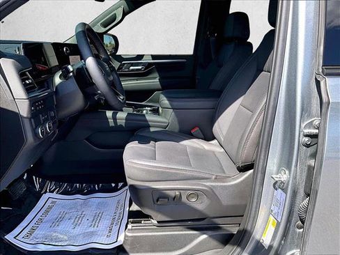 Used 2025 Chevrolet Suburban RST w/ Comfort Package image 25