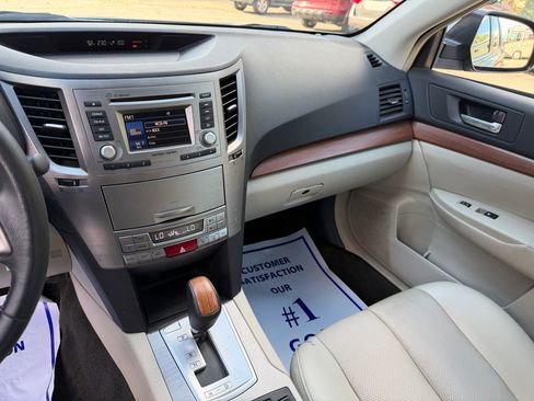 Used 2014 Subaru Outback 2.5i Limited w/ Moonroof Package image 12