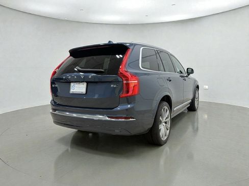 Used 2023 Volvo XC90 B6 Plus image 6