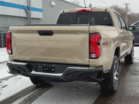Used 2023 Chevrolet Colorado Z71 w/ Z71 Convenience Package 2 image 3