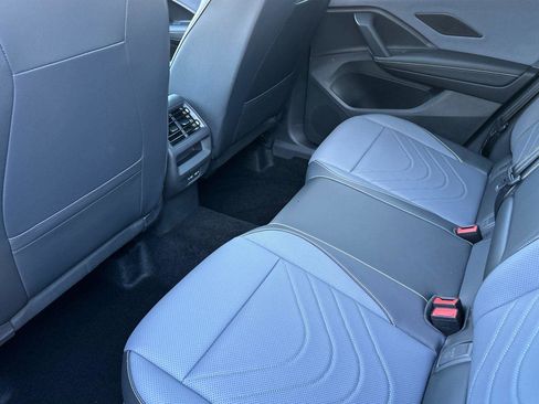 New 2026 Volkswagen Tiguan SE image 11