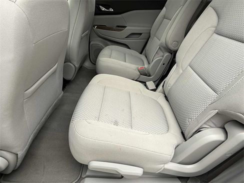 Used 2021 GMC Acadia SLE image 17