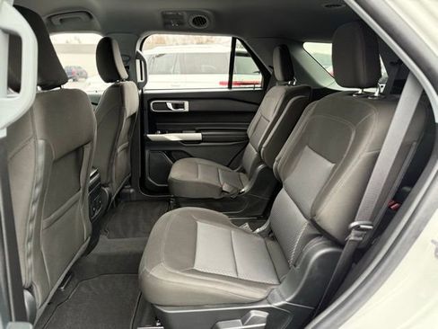Certified 2024 Ford Explorer XLT image 16