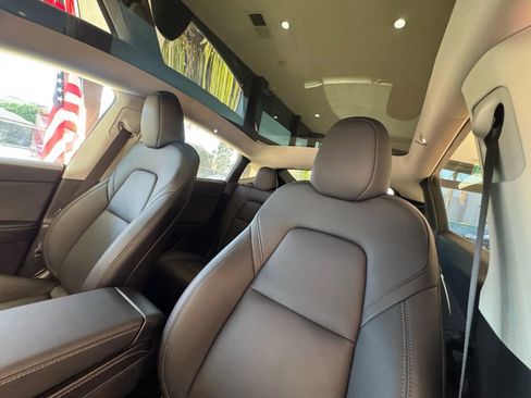 Used 2024 Tesla Model Y Long Range image 10