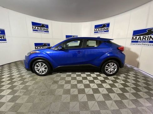 Used 2019 Toyota C-HR LE FWD image 10