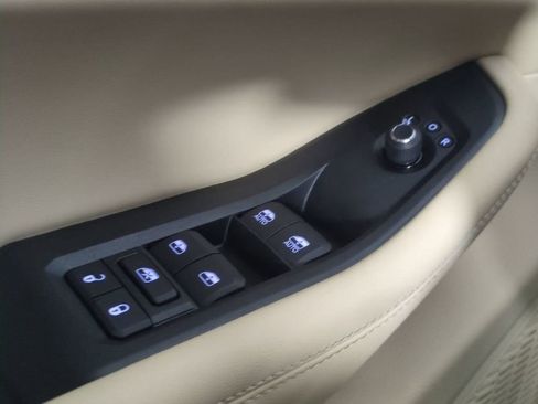 Used 2025 Jeep Grand Cherokee Limited w/ Luxury Tech Group II image 31