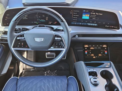 Used 2026 Cadillac Vistiq Premium Luxury image 26