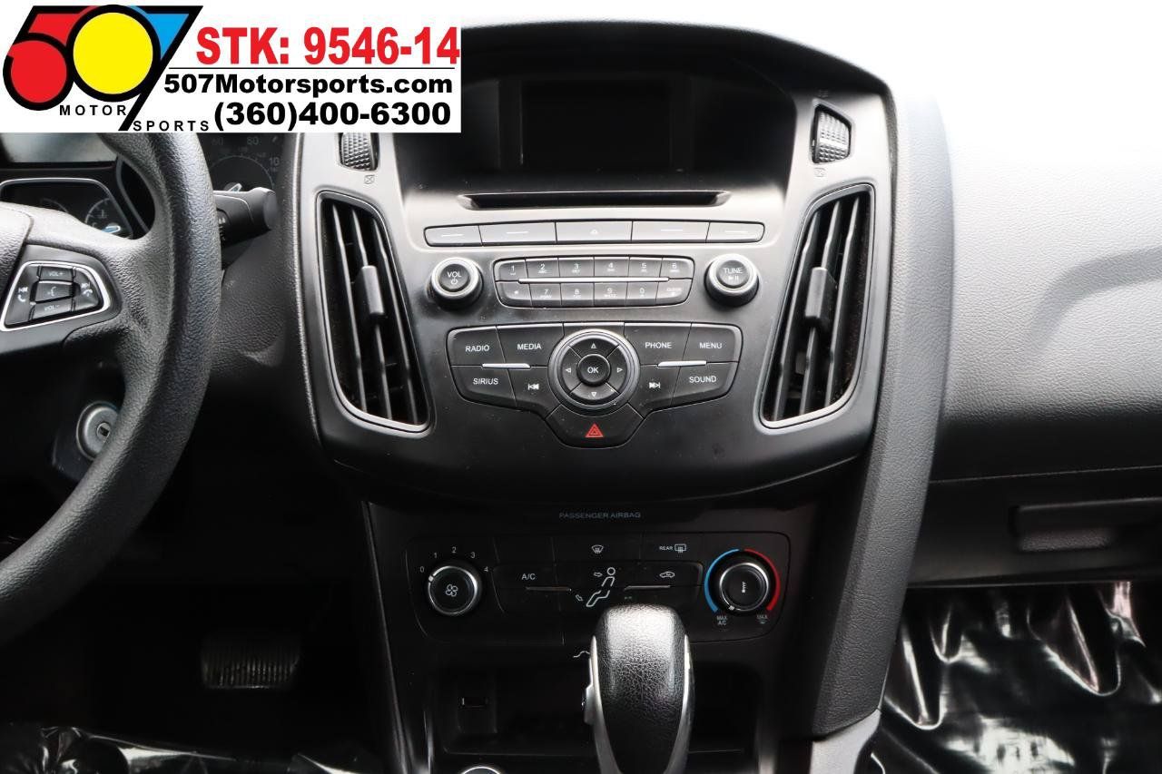 Used 2017 Ford Focus SE FWD image 14