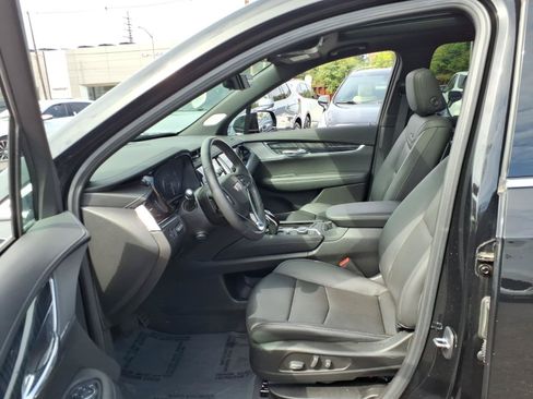Certified 2024 Cadillac XT6 Premium Luxury w/ LPO, Floor Liner Package AWD/4WD image 23