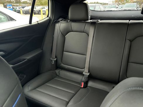 Used 2025 Buick Envista Sport Touring image 37