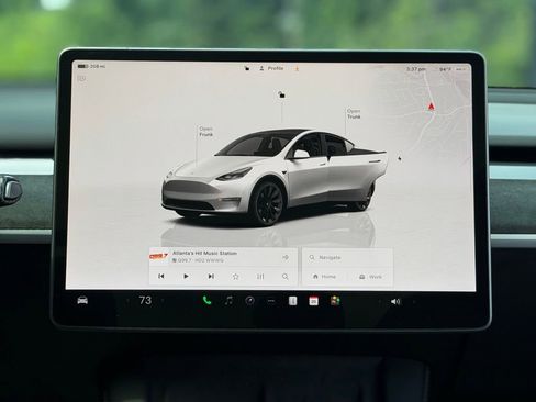Used 2023 Tesla Model Y Long Range AWD/4WD image 46