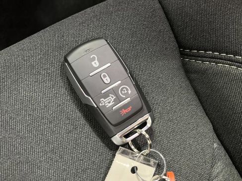 New 2026 RAM 1500 4x4 Crew Cab image 28