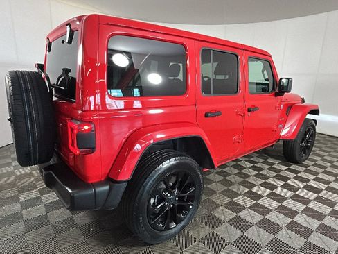 Used 2024 Jeep Wrangler Unlimited Sahara AWD/4WD image 3