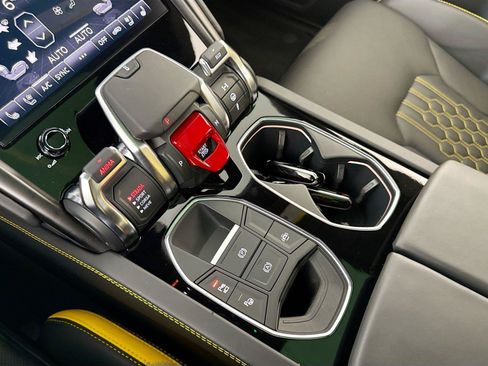 Used 2024 Lamborghini Urus S AWD/4WD image 22