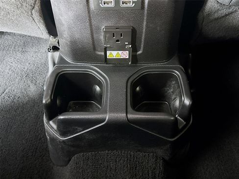 Used 2020 Jeep Wrangler Unlimited Sahara AWD/4WD image 25