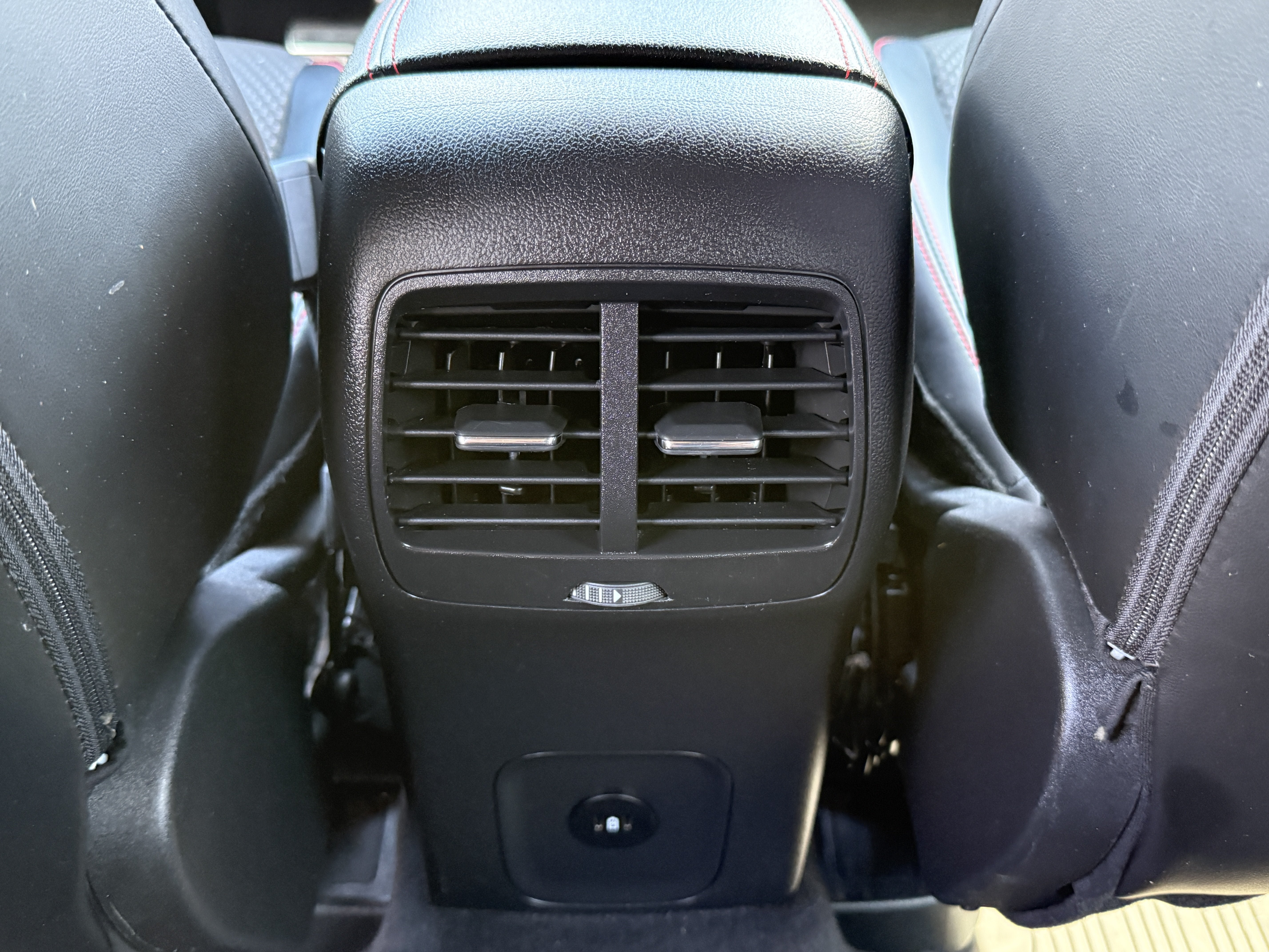 Used 2023 Ford Escape ST-Line w/ Tech Pack #1 AWD/4WD image 17