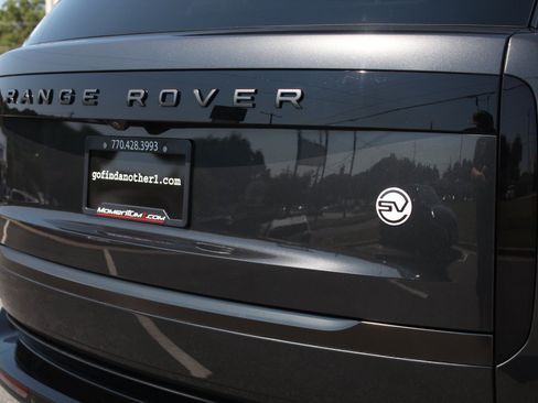 Used 2024 Land Rover Range Rover SV AWD/4WD image 13