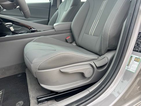 Used 2023 Hyundai Elantra SEL w/ Convenience Package image 19