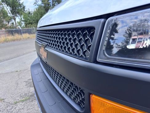 New 2025 Chevrolet Express 3500 Work Van w/ Driver Convenience Package image 22