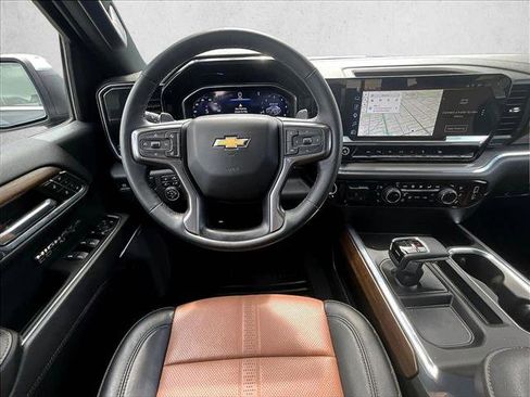 Used 2024 Chevrolet Silverado 1500 High Country RWD image 7