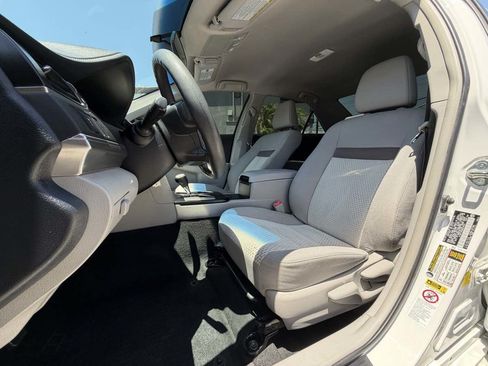 Used 2013 Toyota Camry LE FWD image 9