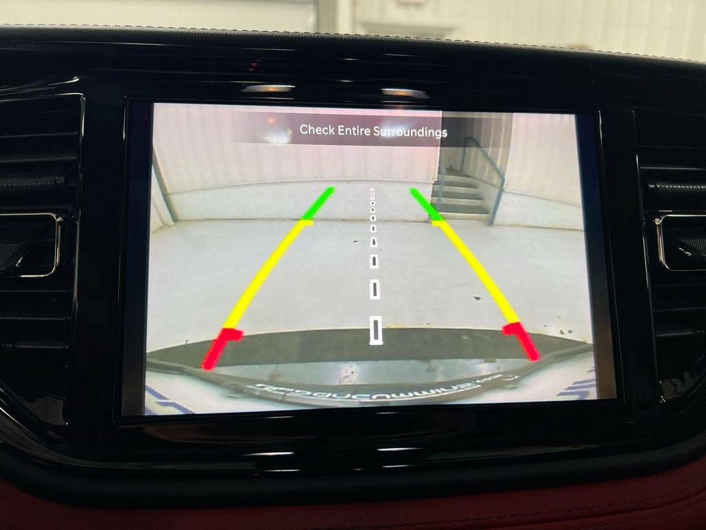 Used 2022 Dodge Durango R/T w/ Tow 'N Go Package AWD/4WD image 16