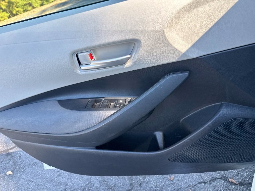 Used 2020 Toyota Corolla LE FWD image 15