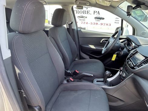 Used 2017 Chevrolet Trax LS FWD image 15