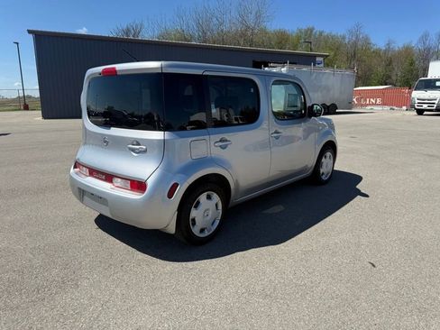 Used 2010 Nissan Cube 1.8 S w/ Interior Designer Pkg FWD image 6