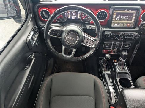 Used 2018 Jeep Wrangler Unlimited Rubicon image 16
