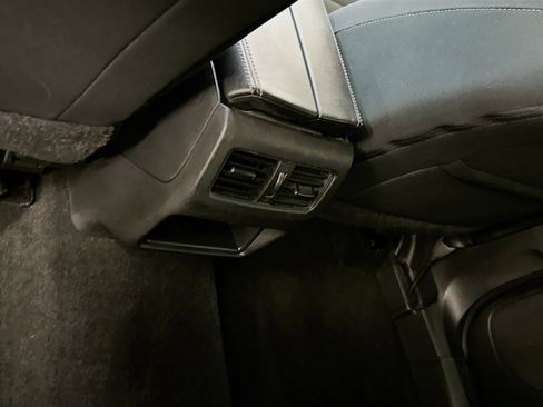 Used 2023 Nissan Rogue S AWD/4WD image 27