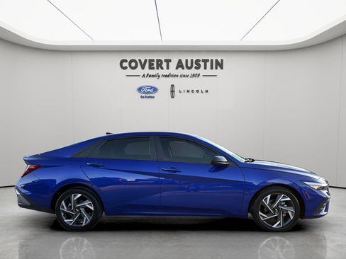 Used 2025 Hyundai Elantra Sport image 6