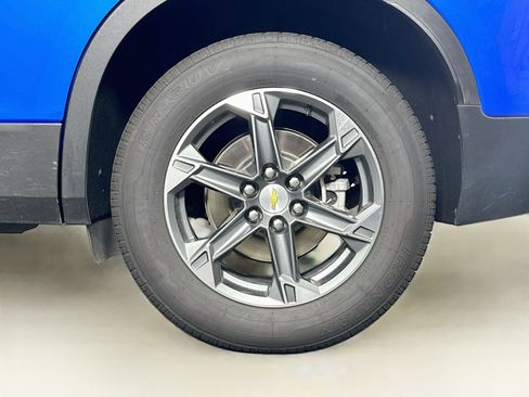 Used 2025 Chevrolet Blazer LT FWD image 11