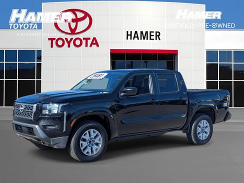 Used 2023 Nissan Frontier SV image 1