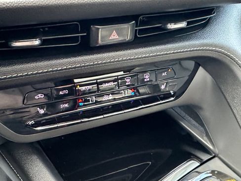 Used 2023 Buick Envision Essence w/ Technology Package I AWD/4WD image 28