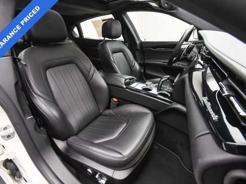 Used 2022 Maserati Quattroporte Modena Q4 image 16