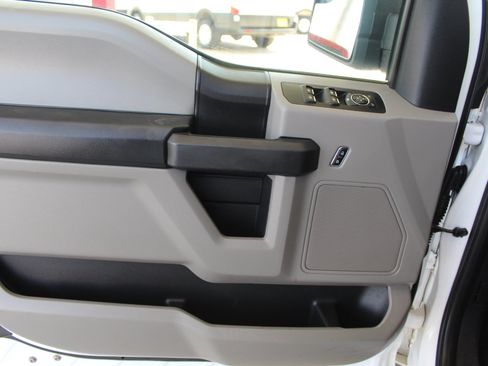 Used 2017 Ford F150 XL w/ Equipment Group 101A Mid AWD/4WD image 24