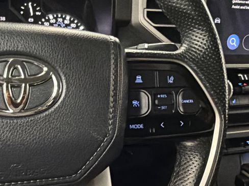 Used 2022 Toyota Tundra SR5 w/ SR5 Premium Package AWD/4WD image 21