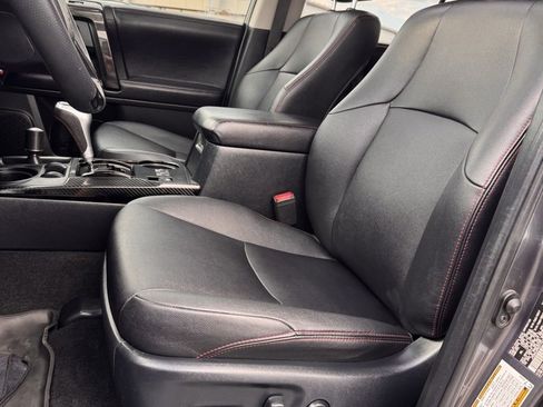 Used 2019 Toyota 4Runner TRD Off-Road image 11