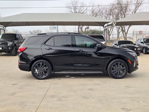 Used 2022 Chevrolet Equinox RS w/ RS Leather Package image 2