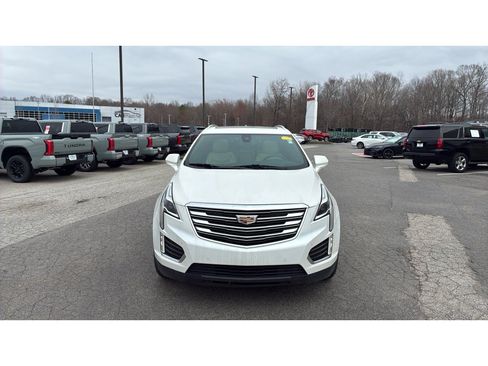 Used 2017 Cadillac XT5 Premium Luxury image 2