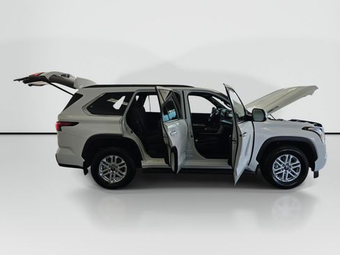 Certified 2026 Toyota Sequoia SR5 AWD/4WD image 9