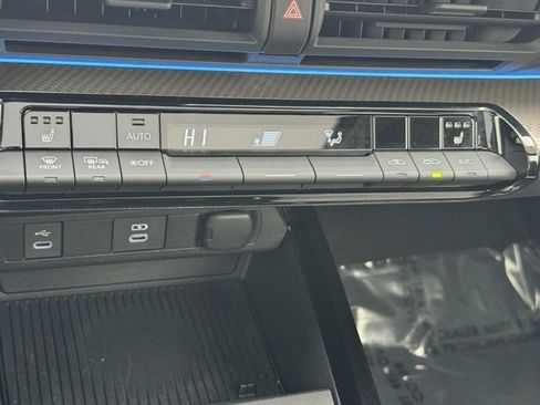 Certified 2024 Toyota Prius XLE image 17