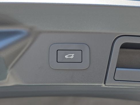 New 2026 Land Rover Range Rover Velar S AWD/4WD image 13